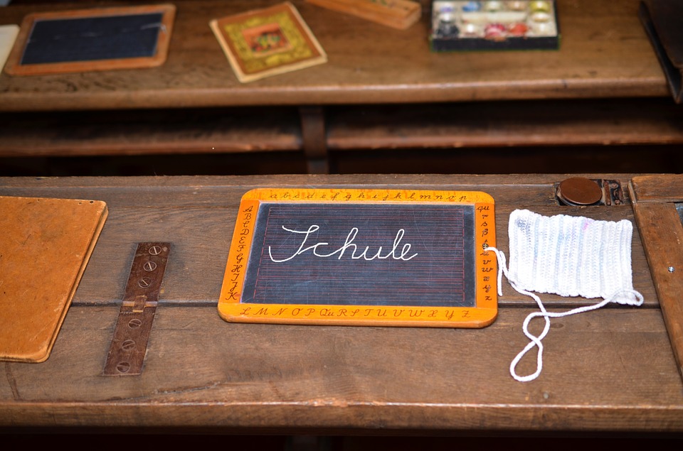 school-543041_960_720