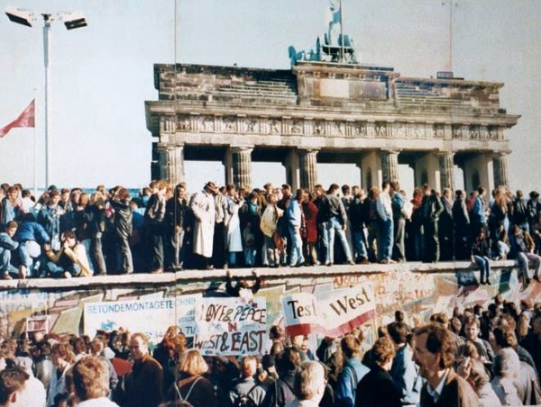10月3日で東西ドイツ統一から25年！当時を生きたドイツ人の思いは？