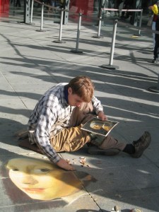 Beaubourg前の広場にいるアーティスト